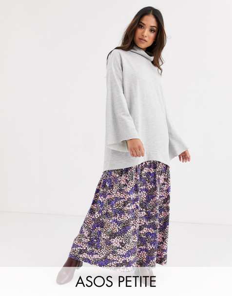 ASOS DESIGN Petite – Sweatshirt-Maxikleid mit Blumenmuster am Saum