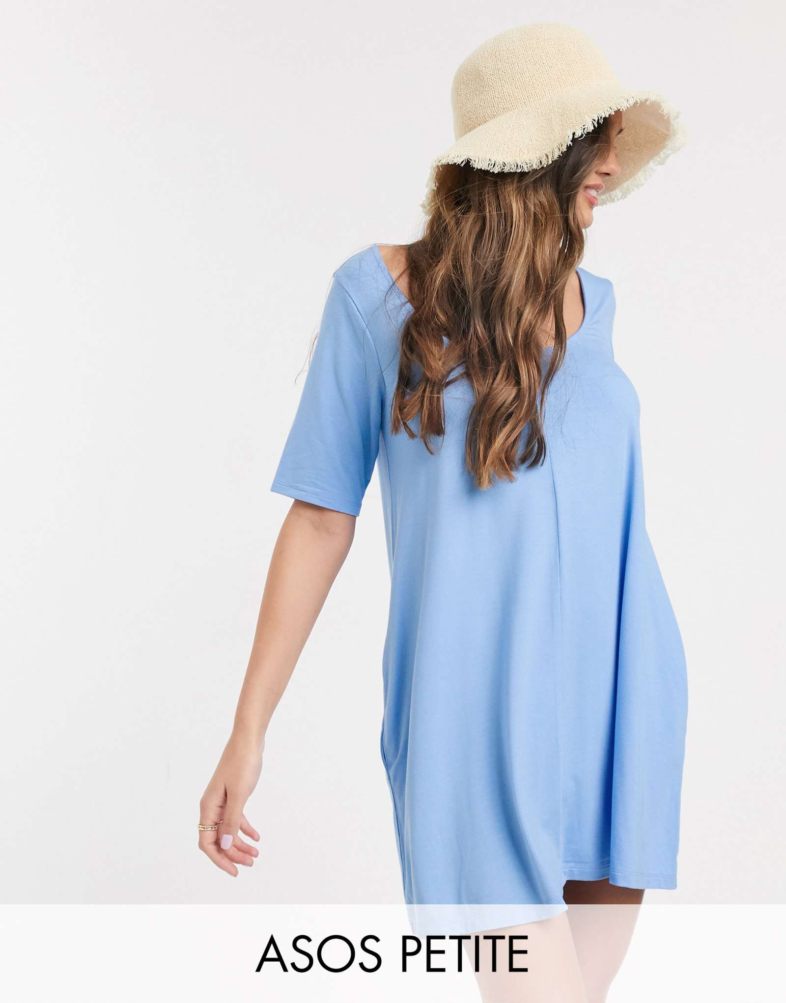 ДИЗАЙНЕРСКОЕ платье-футболка Petite swing от ASOS с потайными карманами синего цвета шамбре