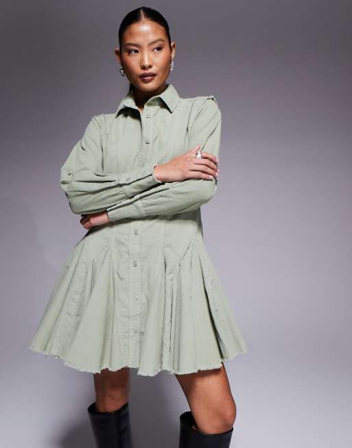 ASOS DESIGN Petite – Szałwiowa sztruksowa sukienka koszulowa ze zwężaną talią i godetami