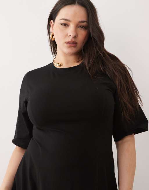 ASOS DESIGN Petite – Tailliertes Minikleid in Schwarz mit Ziernaht, 4 von 4