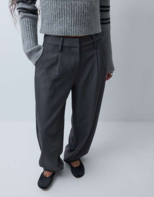 ASOS DESIGN Petite tailored arch barrel pants in charcoal, 2 of 5