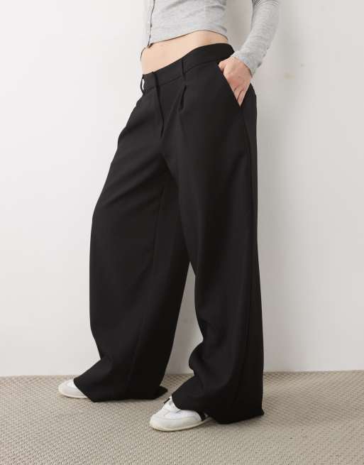ASOS DESIGN Petite tailored banana leg trouser in black, 3 of 5