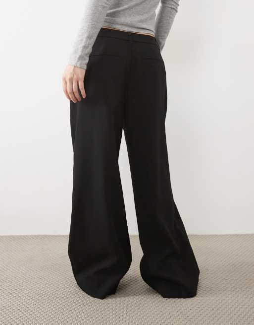 ASOS DESIGN Petite tailored banana leg trouser in black, 5 of 5