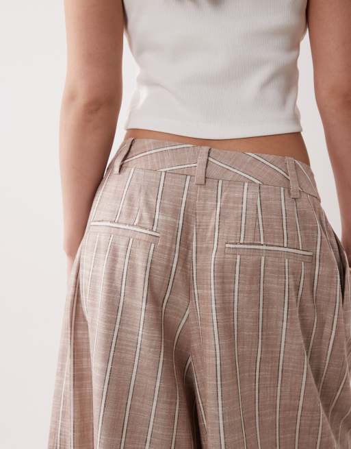 ASOS DESIGN Petite tailored culotte pants with linen in mink stripe , 3 of 5