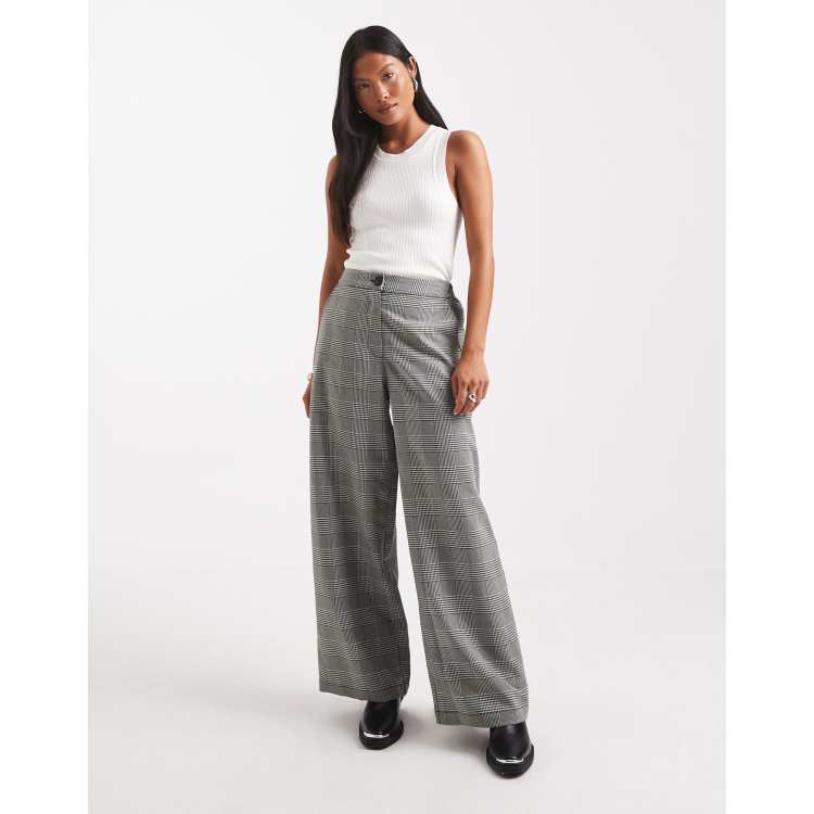 ASOS DESIGN Petite tailored relaxed straight leg pants in
