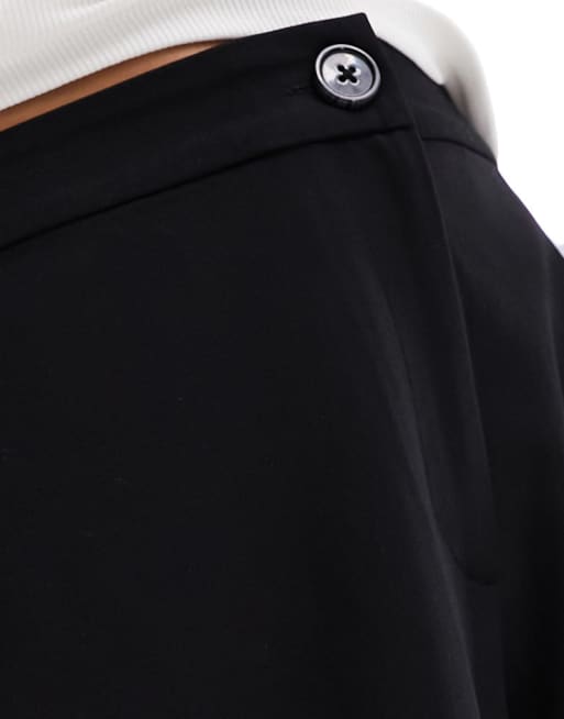 ASOS DESIGN Petite tailored relaxed straight leg pants in black, 2 of 5