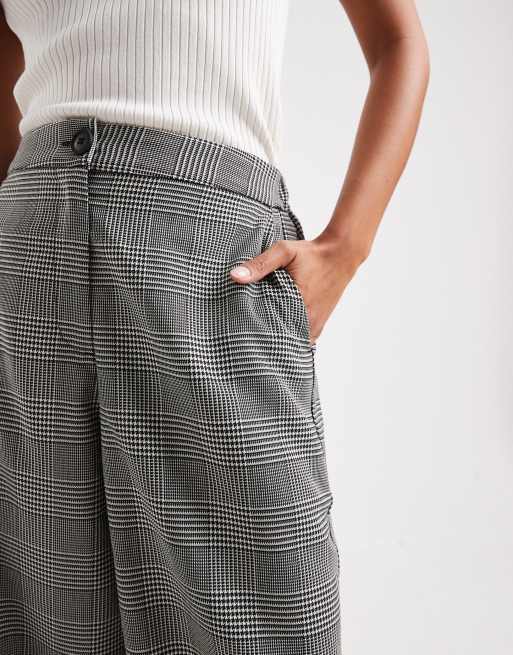 ASOS DESIGN Petite tailored relaxed straight leg pants in mono dogtooth, 5 of 5