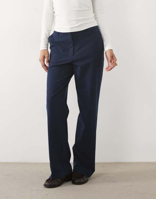 ASOS DESIGN Petite tailored relaxed straight trousers in navy , 2 of 5