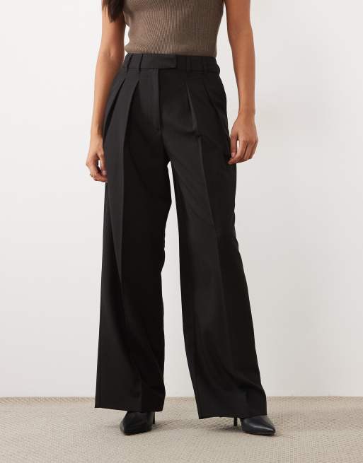 ASOS DESIGN Petite tailored wide leg pants with pleat detail in black, 3 of 5