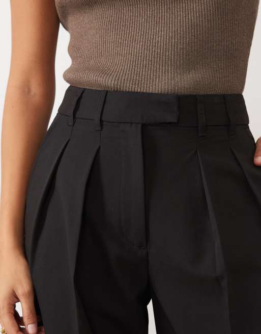 ASOS DESIGN Petite tailored wide leg pants with pleat detail in black, 4 of 5