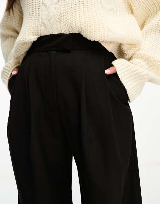 ASOS DESIGN Petite tailored wide leg trousers with pleat detail in black, 2 of 4