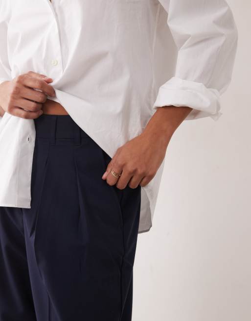 ASOS DESIGN Petite Tailored wide leg trousers with pleat detail in navy, 3 of 5