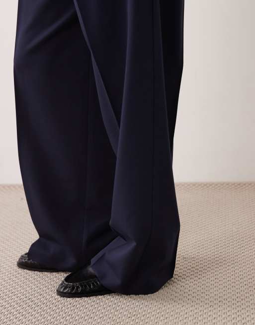 ASOS DESIGN Petite Tailored wide leg trousers with pleat detail in navy, 5 of 5