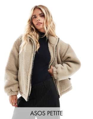 ASOS DESIGN Petite - Teddyfell-Jacke in Steinbeige mit Stehkragen und Oversize-Schnitt-Neutral