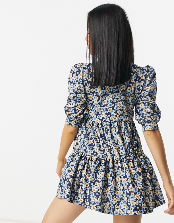 ASOS DESIGN Petite – Teksturowana warstwowa sukienka mini w kwiatowy wzÓr Kwiatowy wzÓr Wiele 