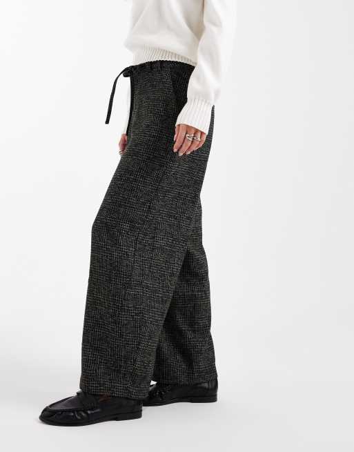 ASOS DESIGN Petite textured check barrel leg trousers with seam detail in mono, 2 of 5