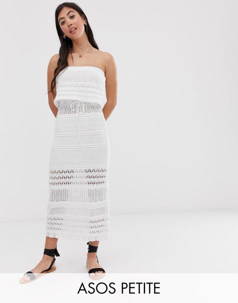 ASOS DESIGN Petite – Trägerloses Maxikleid in Häkeloptik