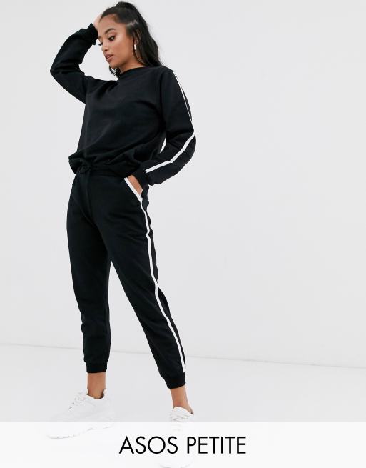 ASOS DESIGN Petite – Träningsoverall med sweatshirt och enkla mjukisbyxor med knytning och kontrasterande ränder i sidorna