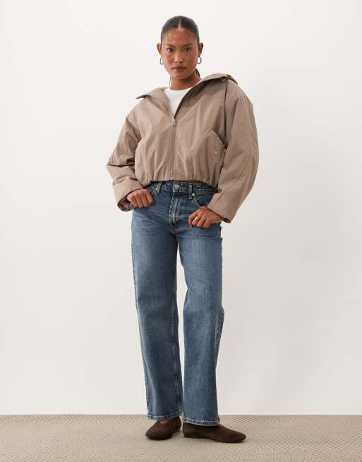 ASOS DESIGN Petite trench avec capuche et doublure imitation peau de mouton en neutre, 2 de 4