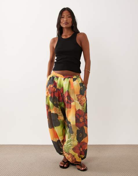 ASOS DESIGN Petite – Tropiskt mönstrade ballongbyxor i oversized fit, del av set - view 1