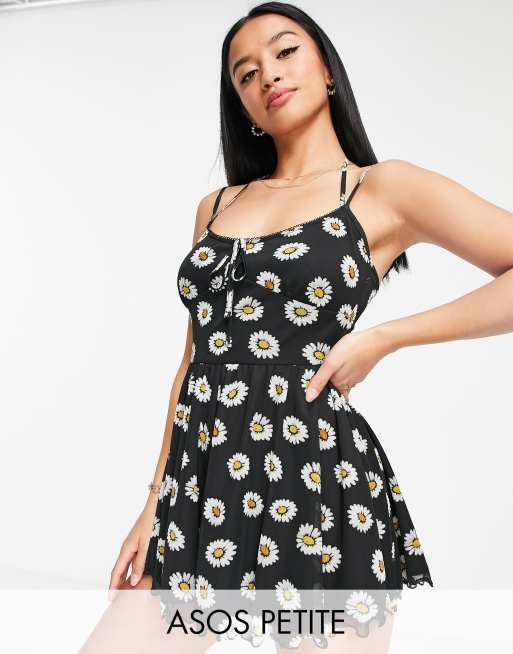 ASOS DESIGN Petite - Tuta corta in rete con margherite e spalline sottili