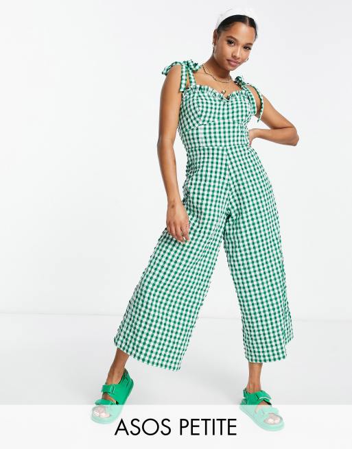 ASOS DESIGN Petite - Tuta jumpsuit con spalline allacciate e scollo a cuore verde a quadretti