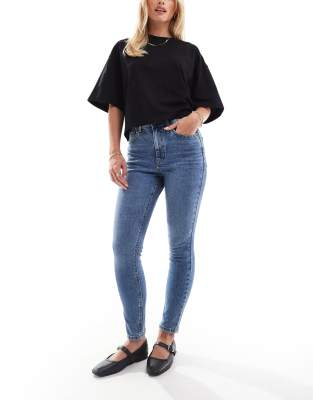 ASOS DESIGN Petite - Ultimate - Eng geschnittene Jeans in Mittelblau