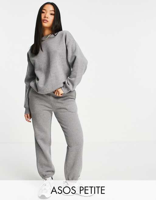 ASOS DESIGN Petite – Ultimate – Mörkgrå träningsoverall med sweatshirt och mjukisbyxor