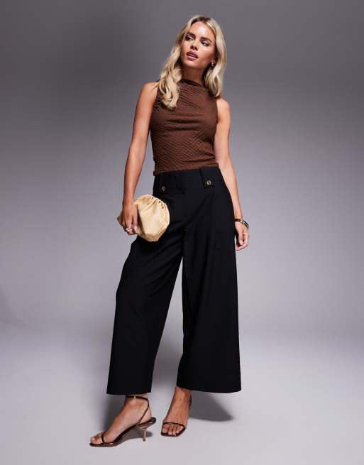 ASOS DESIGN Petite – Verkürzte Hose in Schwarz mit verstellbarer Bundlasche