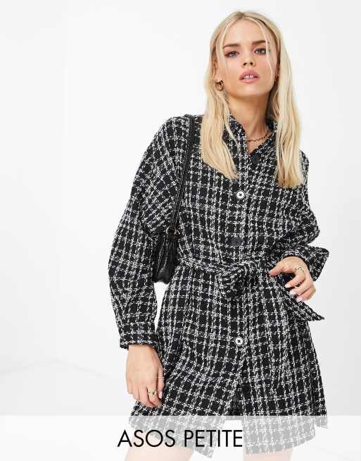 ASOS DESIGN Petite - Vestito camicia corto in bouclé nero e bianco con cintura
