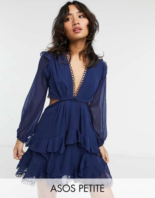 ASOS DESIGN Petite - Vestito corto a maniche lunghe con bordo circolare