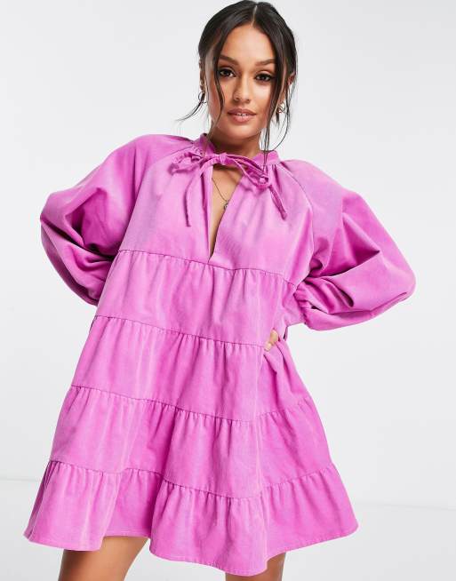ASOS DESIGN Petite - Vestito grembiule corto rosa a coste a balze, 3 di 4
