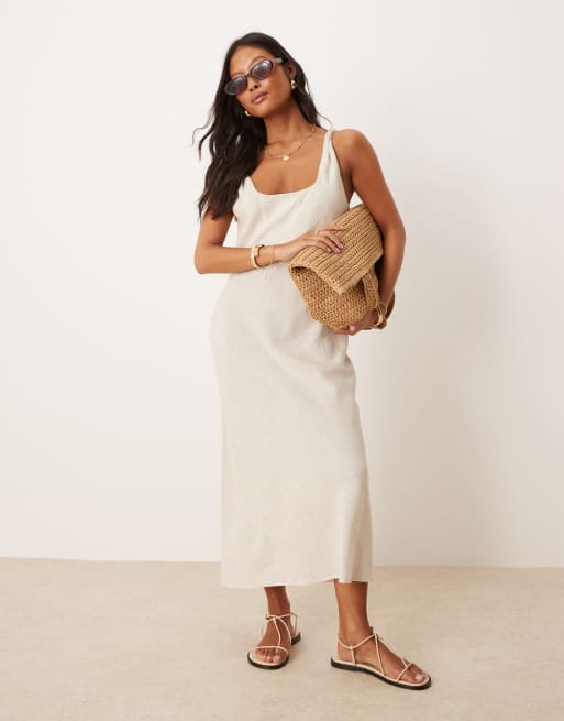 ASOS DESIGN Petite - Vestito lungo effetto lino color avena con taglio sbieco e spalline attorcigliate
