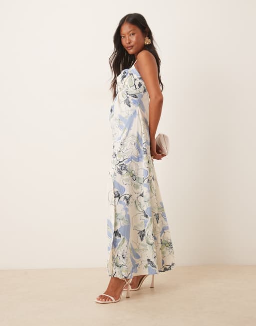 ASOS DESIGN Petite - Vestito midi a fiori blu con bustino arricciato e spalline sottili incrociate sulla schiena, 2 di 4