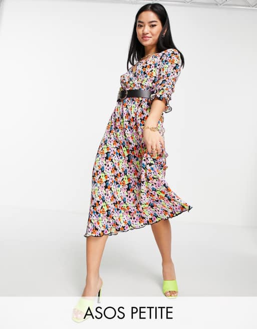 ASOS DESIGN Petite - Vestito midi avvolgente plissé a fiori con cintura 