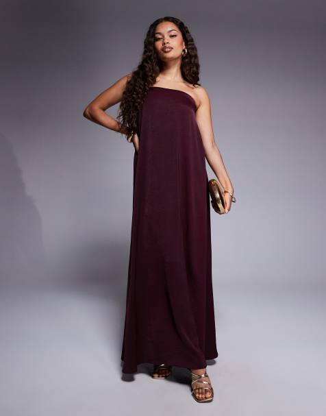 ASOS DESIGN Petite – Vinröd maxiklänning i satin med bandeau-ringning och trapetsdesign - view 1
