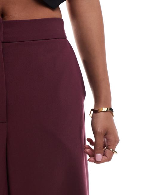 ASOS DESIGN Petite – Vinröda, figursydda byxor med raka ben och avslappnad passform , 3 av 5