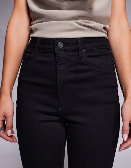 ASOS DESIGN Petite - Vormgevende flared jeans met power stretch in zwart, 5 van 5