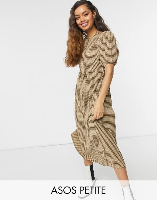 ASOS DESIGN Petite – Warstwowa camelowa sukienka midi w czarną kratę