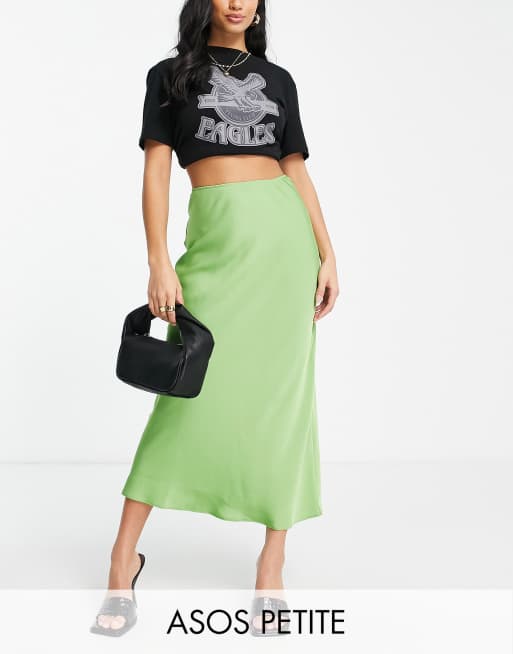 ASOS DESIGN Petite - Wasabigrøn slip-midinederdel i satin