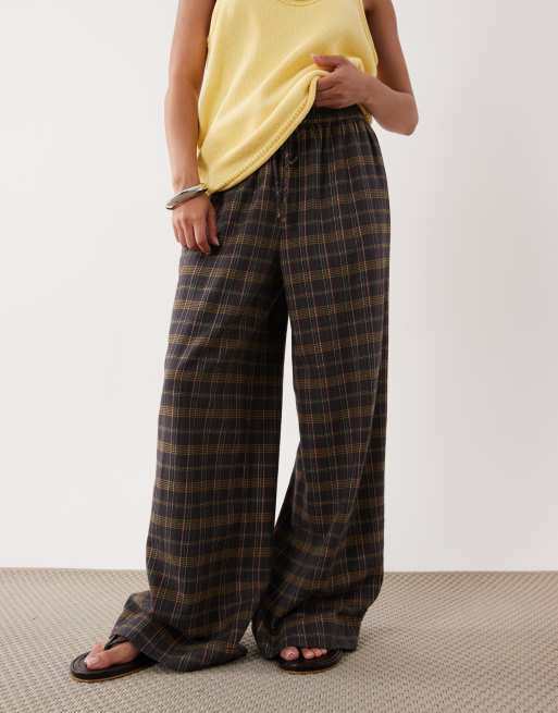 ASOS DESIGN Petite washed check trouser in brown check, 2 of 5