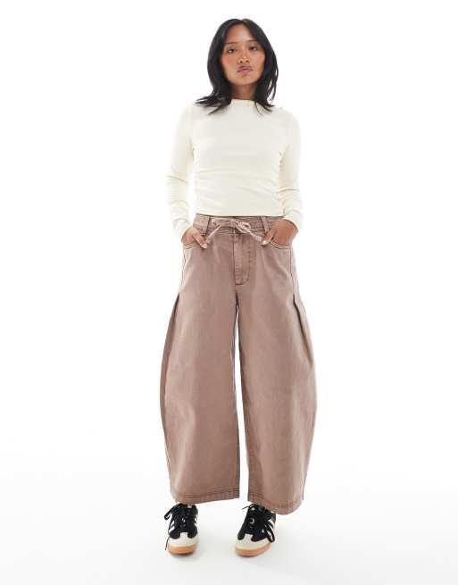 ASOS DESIGN Petite – Wciągane spodnie barrel z zaszewką z przodu w spranym kolorze mink