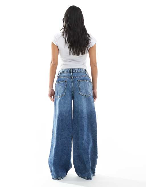 ASOS DESIGN Petite – Weit geschnittene Jeans in verwaschenem Mittelblau, 2 von 5