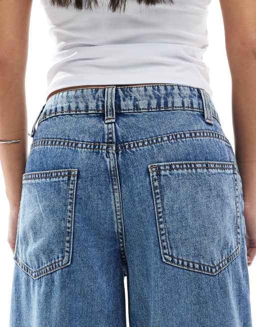 ASOS DESIGN Petite – Weit geschnittene Jeans in verwaschenem Mittelblau, 4 von 5