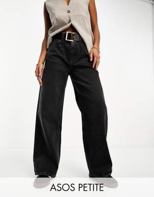 ASOS DESIGN Petite - Weite Dad-Jeans in verwaschenem Schwarz