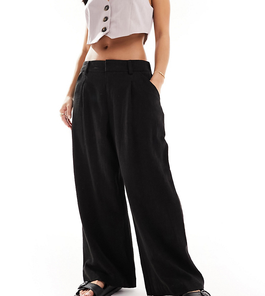 Petite Wide leg dad pants with linen in black