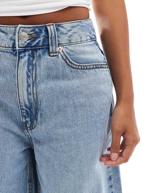 ASOS DESIGN Petite wide leg jeans in light wash, 4 of 5