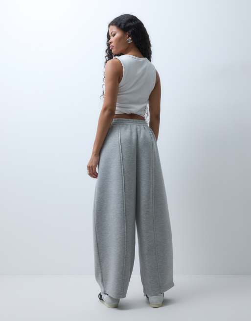 ASOS DESIGN Petite Wide-Leg-Jogger mit Falten-Detail aus graumeliertem Scuba-Material, 5 von 5