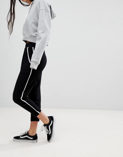 ASOS DESIGN Petite – Zwężane spodnie z kontrastującą wstawką, 4 z 4
