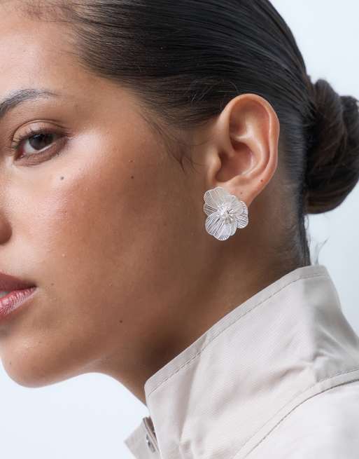 ASOS DESIGN - Petites boucles d'oreilles avec fleurs en fils de fer - Ivoire, 2 de 4
